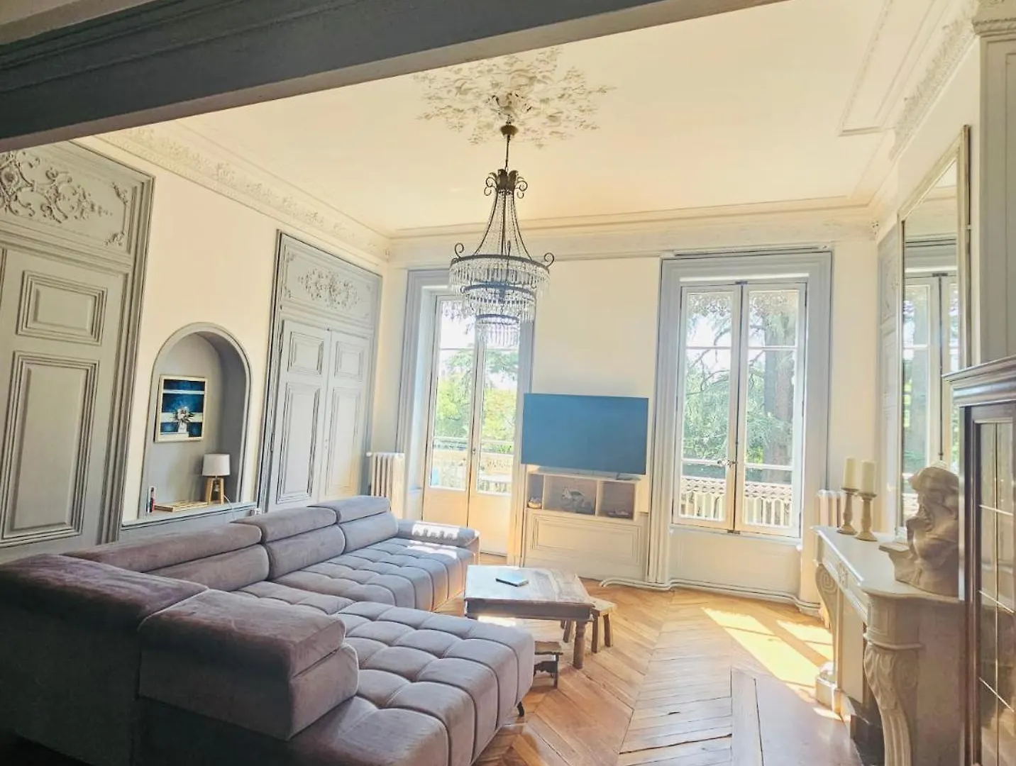 Perle Rare En Ville- Chateau Grandclement- 4 Ou 6 Pers - Piscine - Parc Villeurbanne